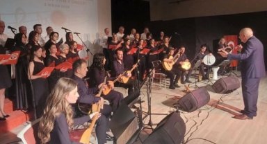 Edirne'de Keşan'da türkü dostları konseri büyük ilgi gördü