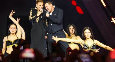 Gülben Ergen ve Mustafa Sandal'dan sürpriz düet