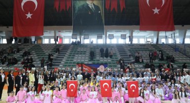 İnegöl'de 23 Nisan Ulusal Egemenlik ve Çocuk Bayramı coşkuyla kutlandı