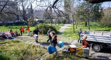 İzmir Bornova'da "Kedili Park" yeniden güvenli hale geldi