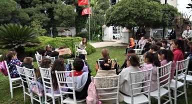 İzmir Bornova'da kütüphane haftası coşkusu