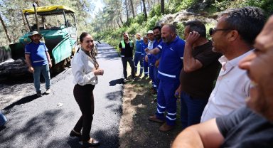 İzmir Efes Selçuk'ta asfaltlama çalışmaları sürüyor