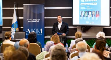 İzmir Narlıdere'de 3. Yaş Üniversitesi