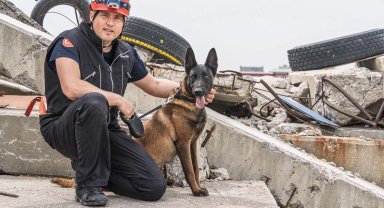 İzmir'de Momo enkaz için eğitiliyor