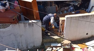 İzmit'te belediyeden çöp eve müdahale