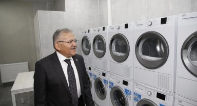 Kayseri Büyükşehir'den üniversitelilere çamaşır yıkama hizmeti