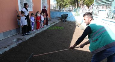 Kayseri Kocasinan'da minik eller toprağa değiyor