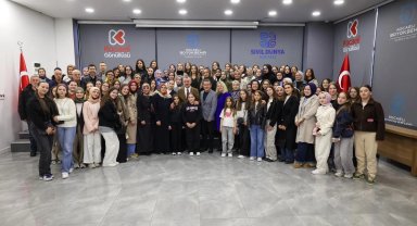 Kocaeli'de Başkan Büyükakın'dan soydaş öğrencilere misafirperverlik