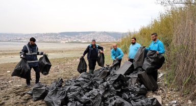 Kocaeli'de ekipler 50 torba atığı doğadan uzaklaştırdı