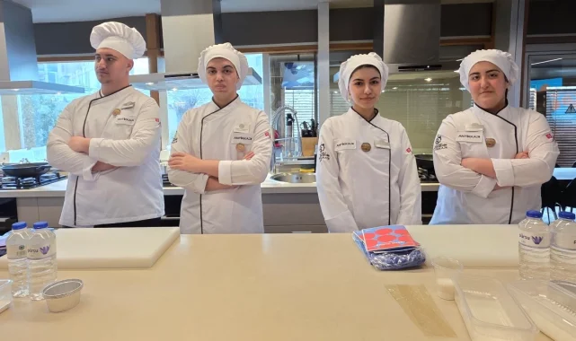 Kocaeli'de genç şef adayları, işi ustasından öğrendi