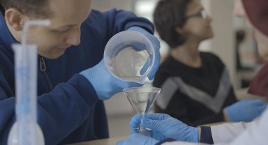 Kocaeli'de gençler ve özel bireylerden sakız kokulu kolonya