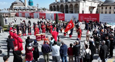 Konya meydanlarında mehter coşkusu