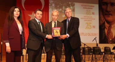 Köy Enstitüleri'nin 86. yılında aydınlanma onur ödülü sahibini buldu