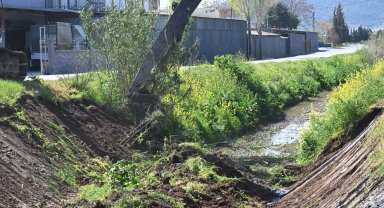 Manisa Akhisar'da dere temizliği