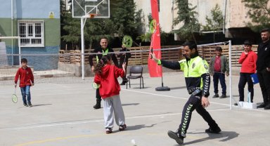 Mardin Yeşilli'de Polis Haftası'nda dostluk maçı