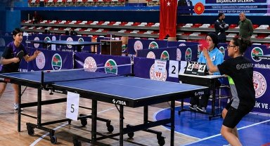 Masa tenisinde şampiyonlar Ağrı'da belirlendi