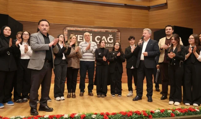 Mektep Melikgazi öğrencilerinden tiyatro gösterisi