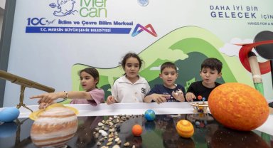 Mersin'de çocuklar bilim ve doğayla bayramı kutladı