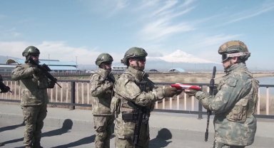 Nahçıvan askerleri tatbikat için Türkiye'de