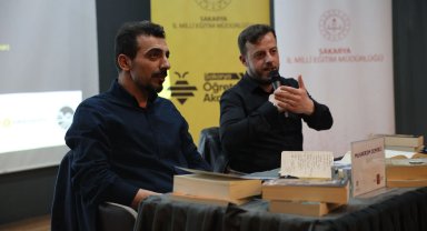 Sakarya'da Ofis Sanat Merkezi'nde Edip Cansever söyleşisi