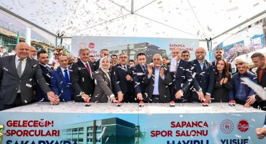 Sakarya'da spor hamlesi... Spor Salonu'nda 4. temel Sapanca'ya