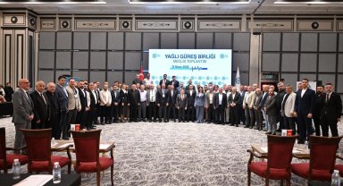 Yağlı Güreş Birliği'nde Ahmet Akın yeniden başkan seçildi