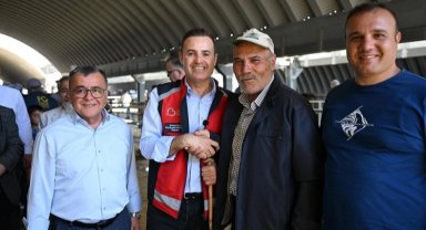Ahmet Akın'dan hayvan pazarına ziyaret