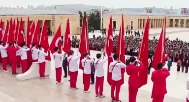 Anıtkabir'de 19 Mayıs töreni... Gençler Anıtkabir'de