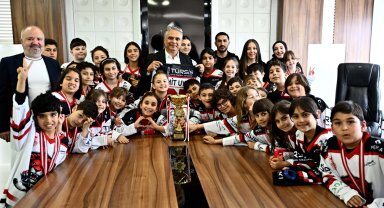 Antalya Muratpaşalı sporculardan Başkan Uysal'a ziyaret