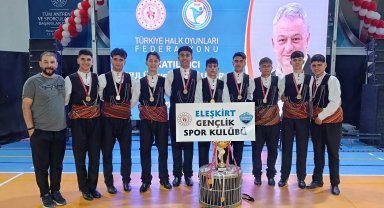 Artvin Eleşkirt Gençlik Spor Kulübü bölge birincisi oldu