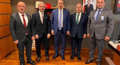 Artvin Ticaret Borsası'ndan Milletvekili Faruk Çelik'e ziyaret
