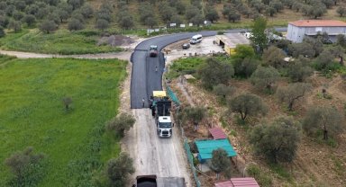 Balıkesir'de yol çalışmalarına devam ediyor