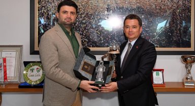 Başkan Erkan Aydın'dan Bursaspor'a tebrik ziyareti