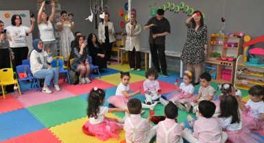 Bornova'da Anneler Günü'ne duygu dolu kutlama