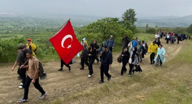 Bursa İnegöl'de doğa severler 19 Mayıs için yürüdü
