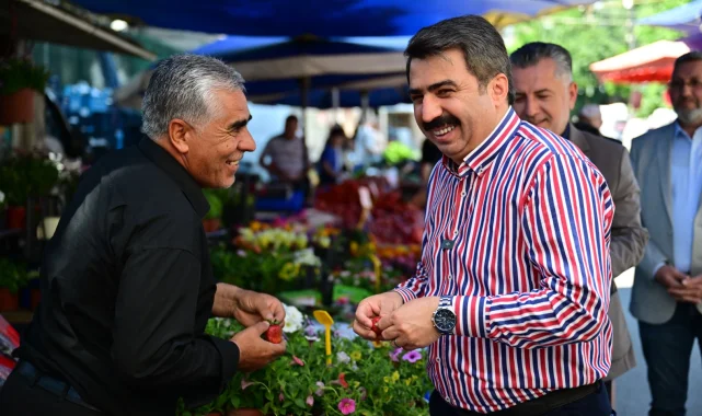 Bursa Yıldırım'da Başkan Yılmaz pazarda bayramlaştı