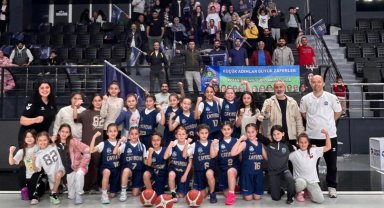Çayırovalı minik basketbolcular şampiyon oldu