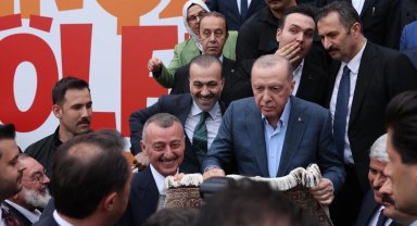 Cumhurbaşkanı Erdoğan Kocaelispor Müzesi için forma imzaladı