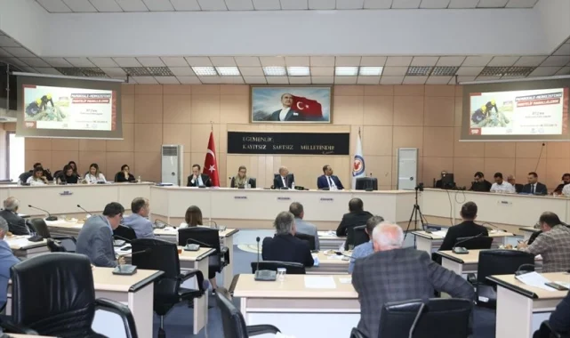 Denizli'de çiftçiye tohum, dar gelirliye bayram desteği