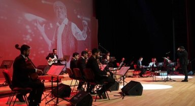Denizli'de Edip Akbayram şarkılarıyla unutulmaz bir konser