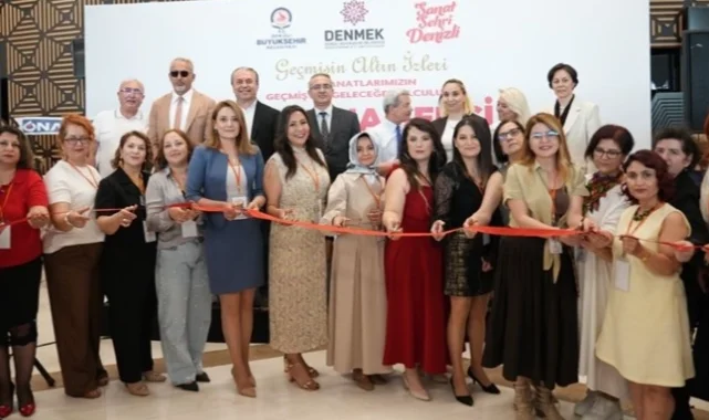 Denizli'de 'Geçmişin Altın İzleri' sergisi açıldı