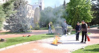 Eskişehir'de otelde yangın tatbikatı gerçeğini aratmadı