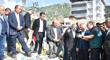 Hüseyin Yayman Hatay'da sel bölgesinde incelemelerde bulundu