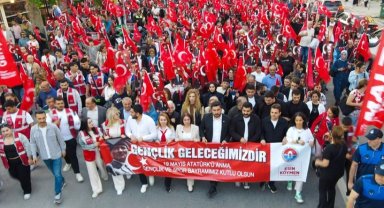 İstanbul Maltepe'de 19 Mayıs coşkusu zirveye ulaştı