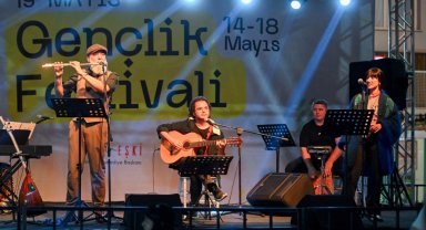 İzmir Bornova'da 19 Mayıs Gençlik Festivali başladı