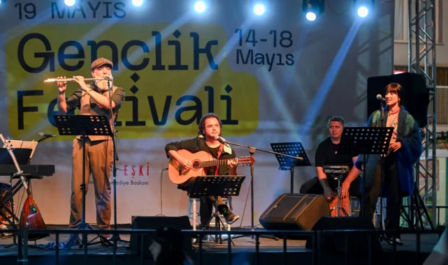 İzmir Bornova'da 19 Mayıs Gençlik Festivali başladı