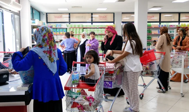 İzmir Bornova'da bayram öncesi sosyal destek güçlendi