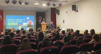 İzmir'de dijital tuzaklara karşı gençlere kalkan