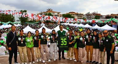 İzmir'de gençler sağlıklı yaşam için buluştu