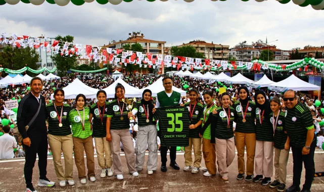 İzmir'de gençler sağlıklı yaşam için buluştu